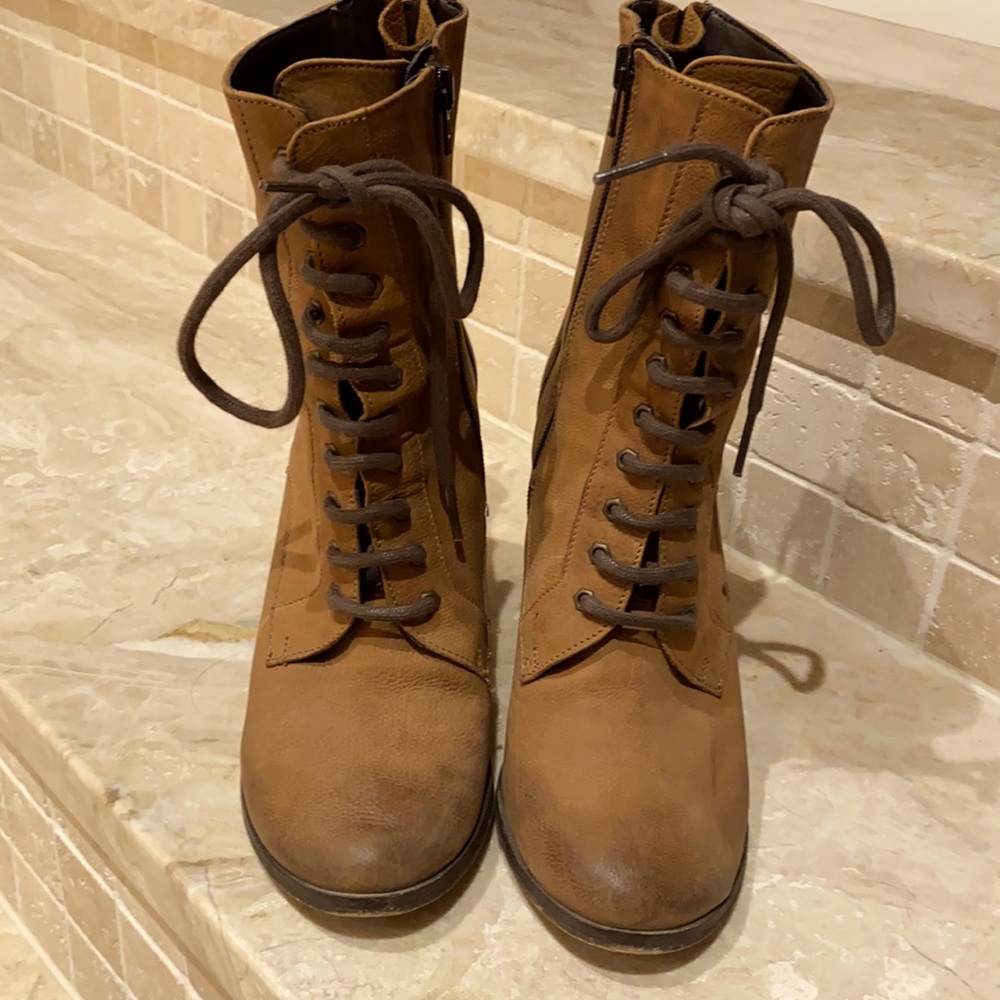 Size 7 boutique 9 booties